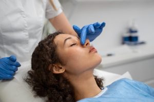 Saiba tudo sobre as rinoplastias primária e secundária. Descubra indicações, complexidades e como nossos especialistas trabalham em cada caso.